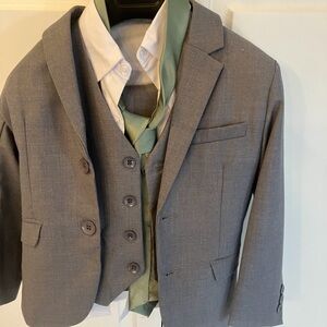 Kids Grey 3-Piece Suit Set with Green Tie